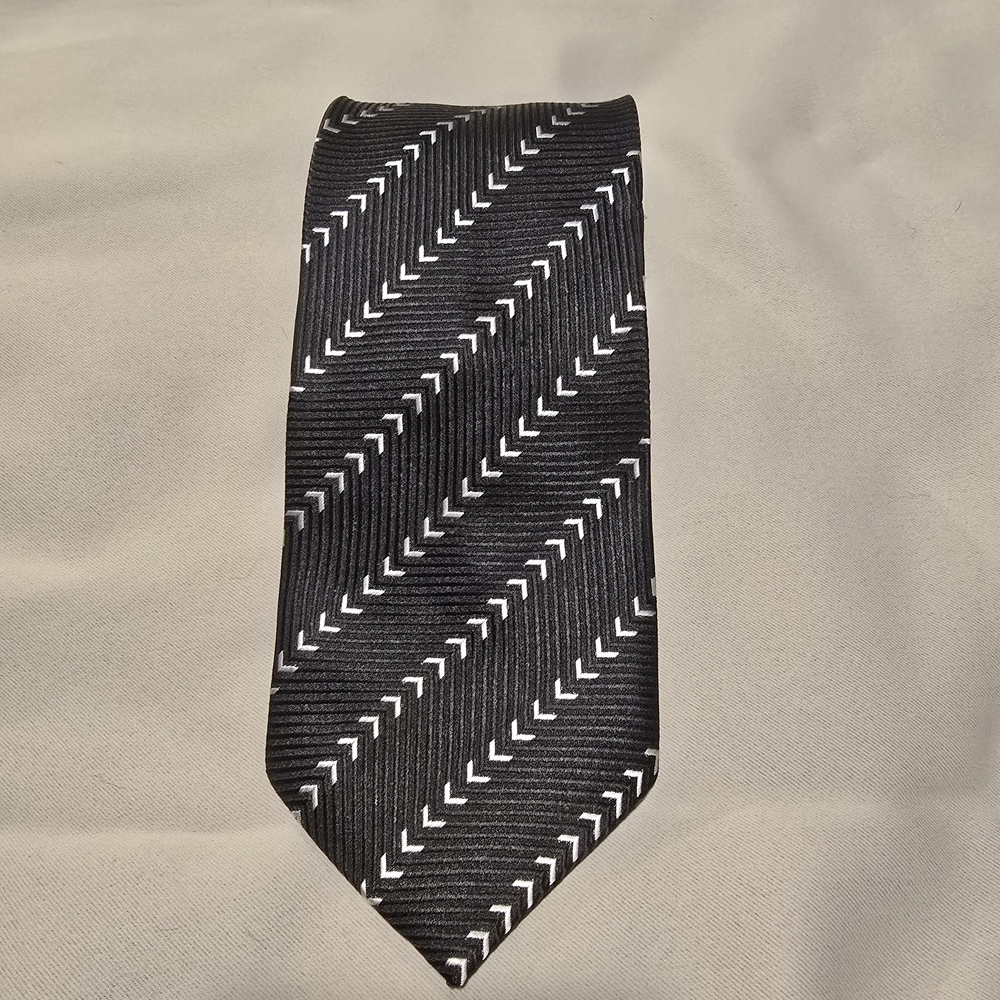 Classic Black and White Chevron Men's Tie